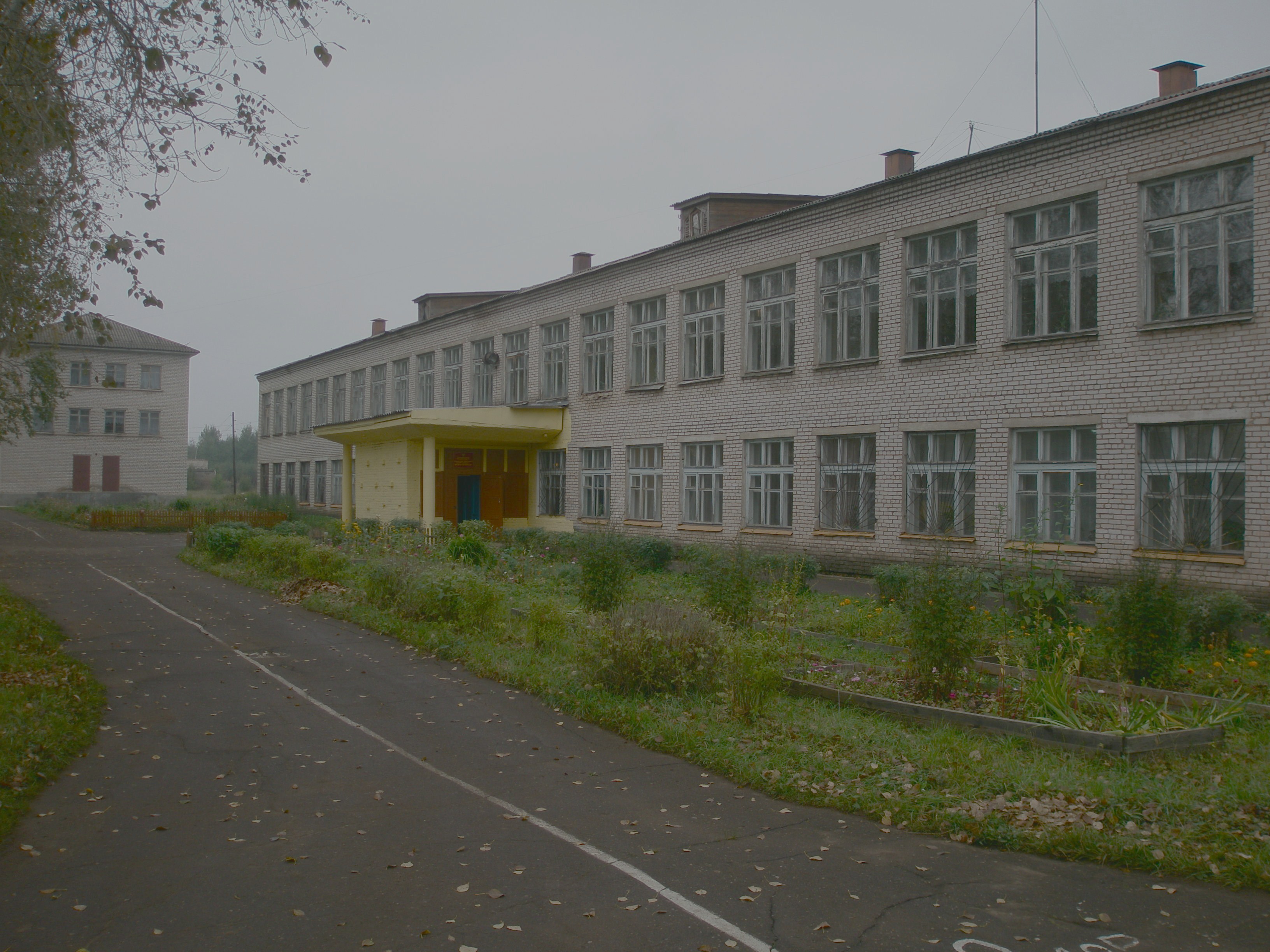 Фотография школы.